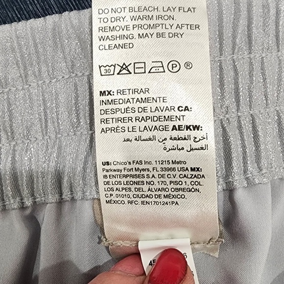 Chico's Silver Shimmery Wide Leg Pants Size 2.5 or 14 - Picture 8 of 8